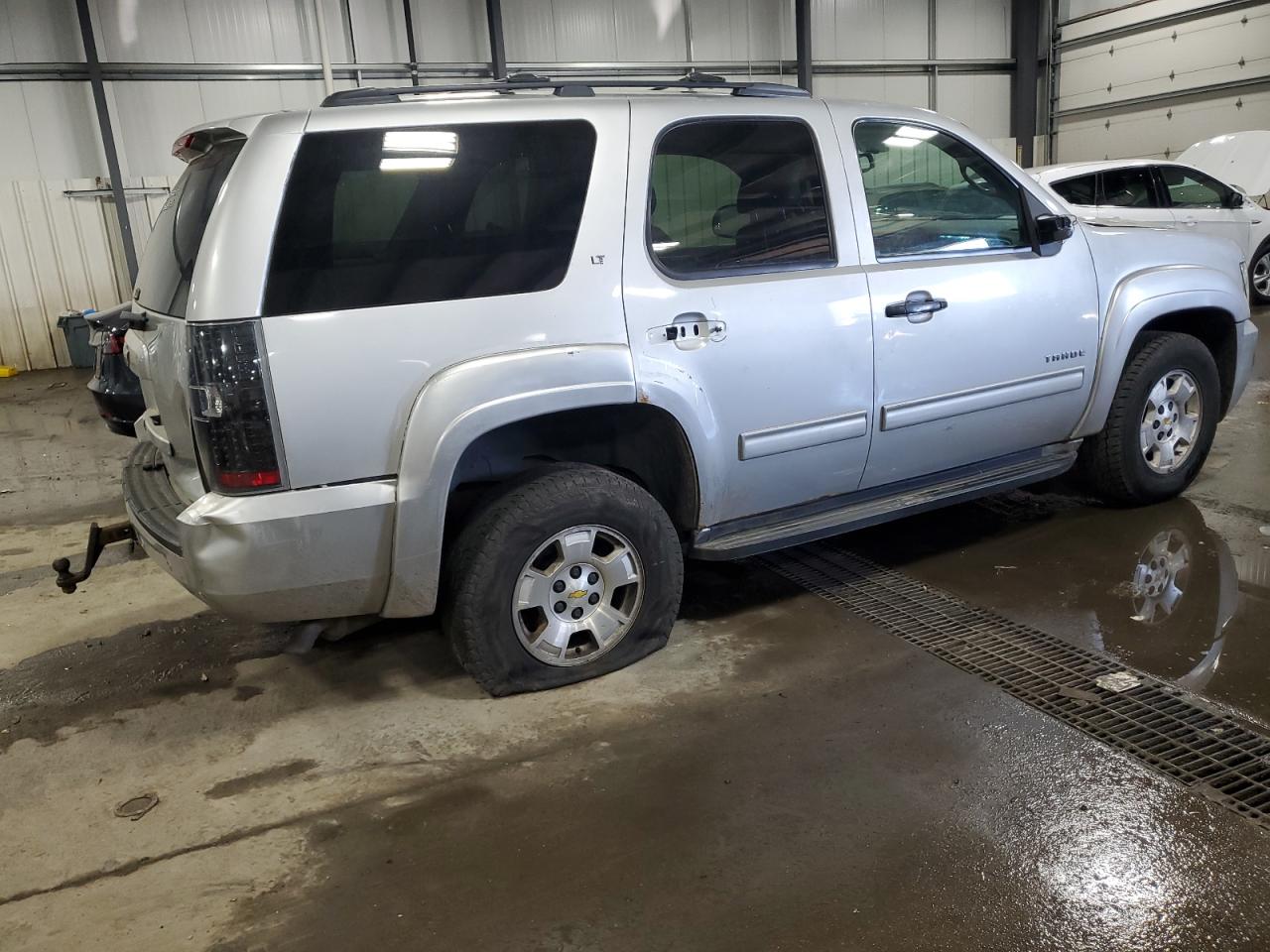 2010 Chevrolet Tahoe - Image 3