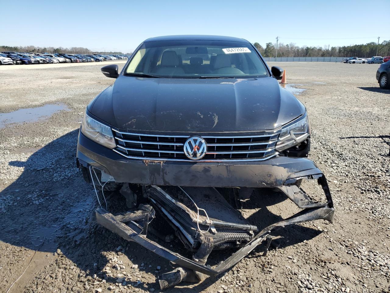 2018 Volkswagen Passat - Image 5