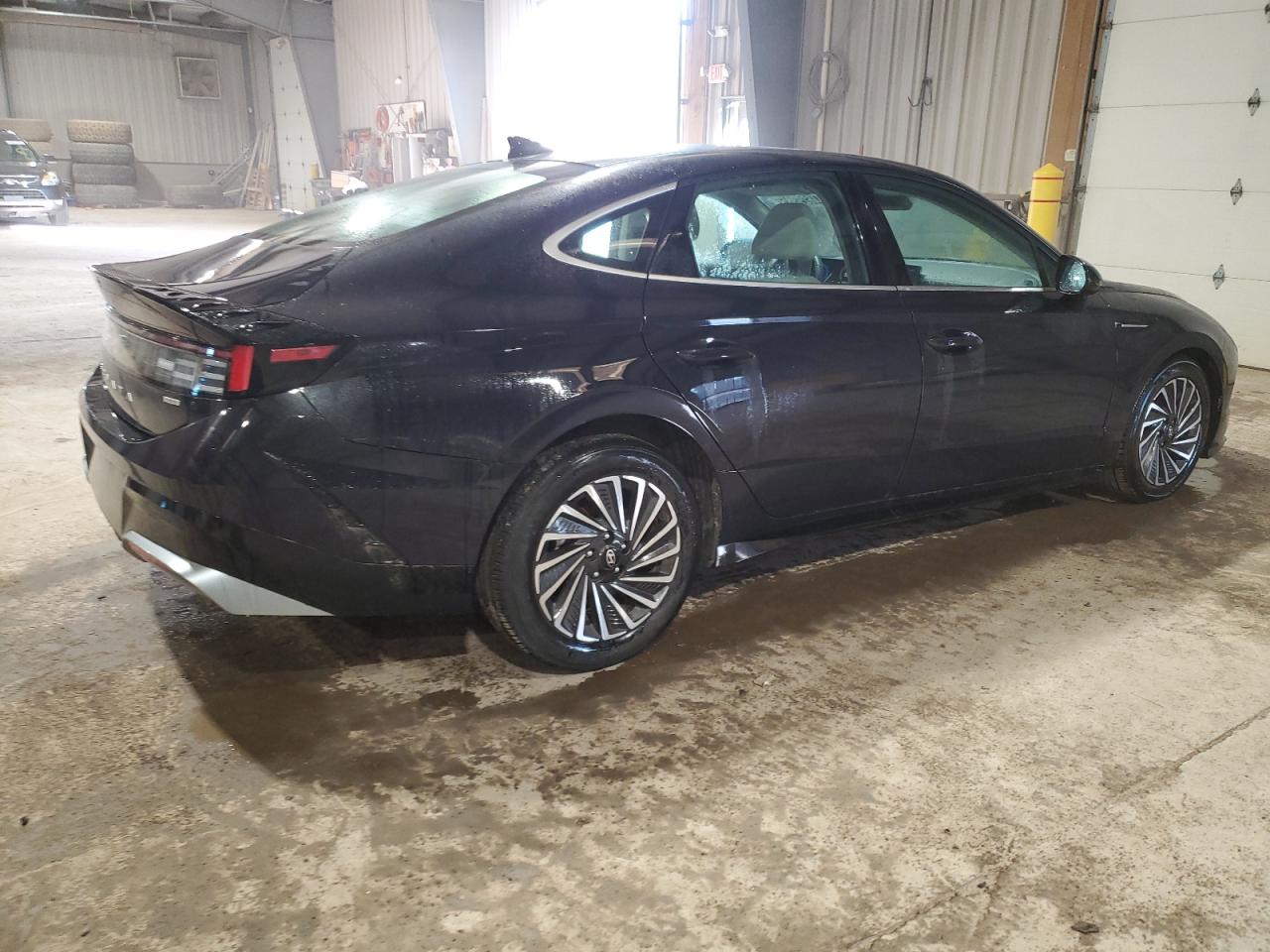 2024 Hyundai Sonata - Image 3