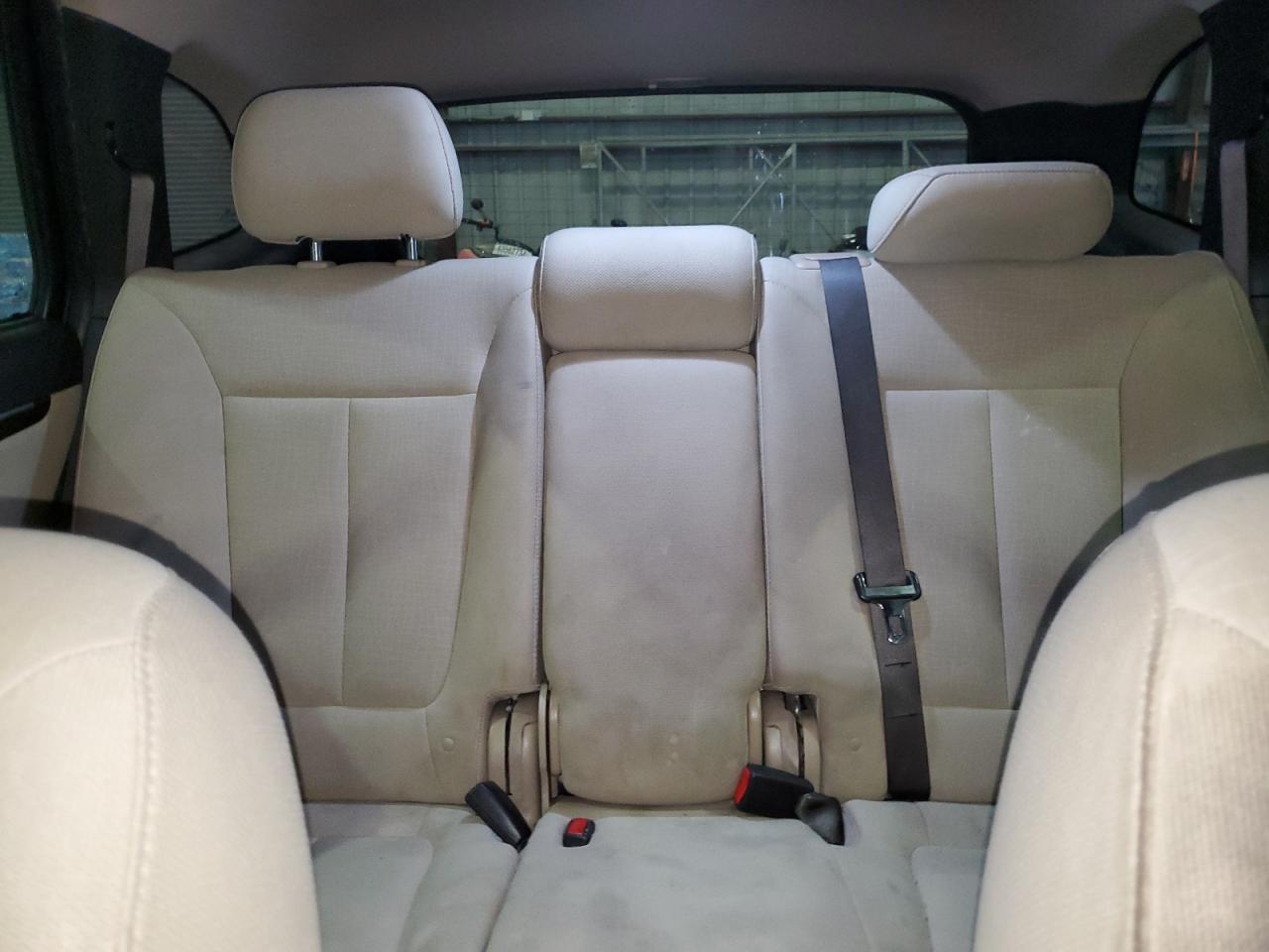 2012 Hyundai Santa Fe - Image 10