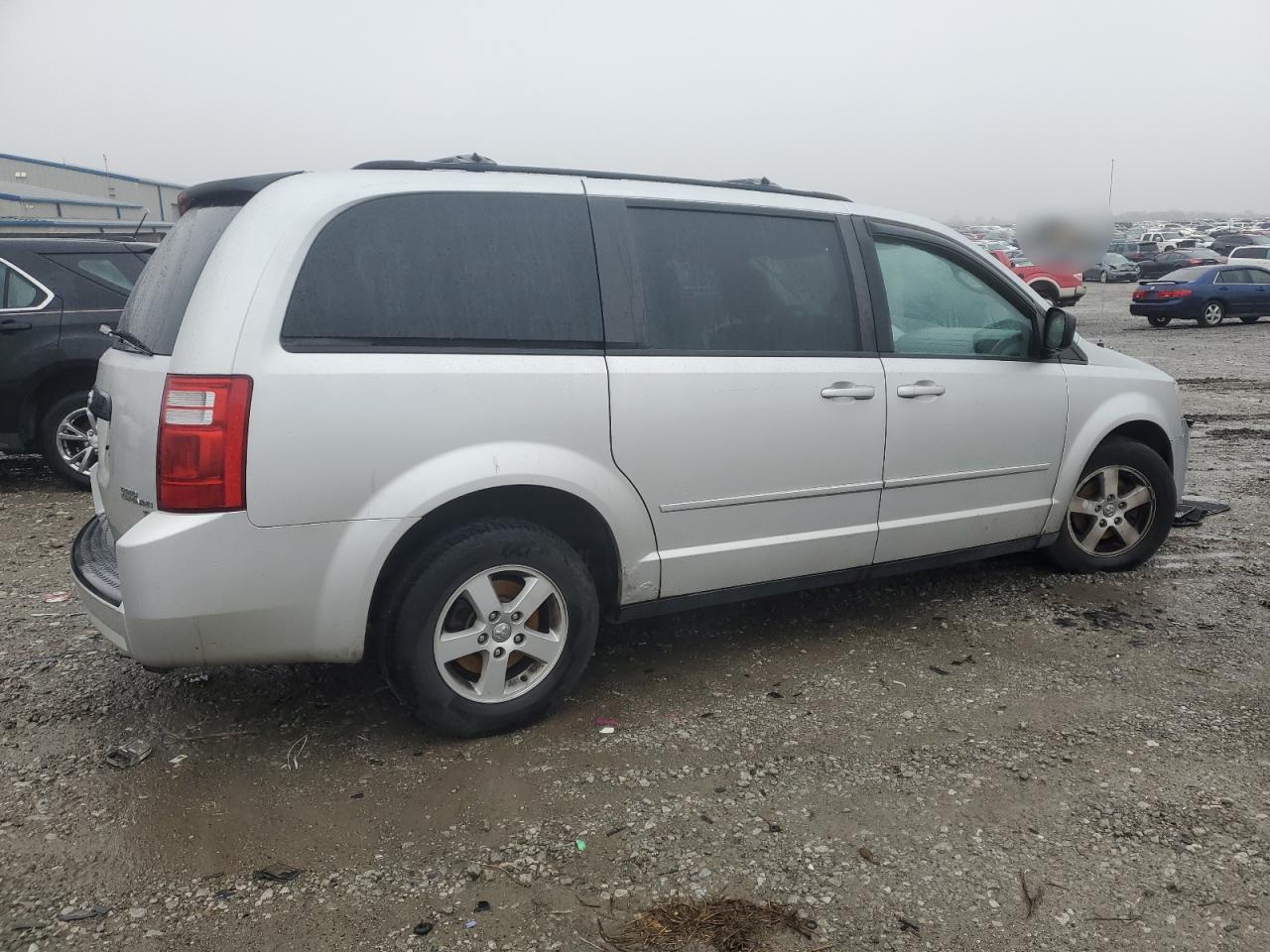2010 Dodge Caravan - Image 3