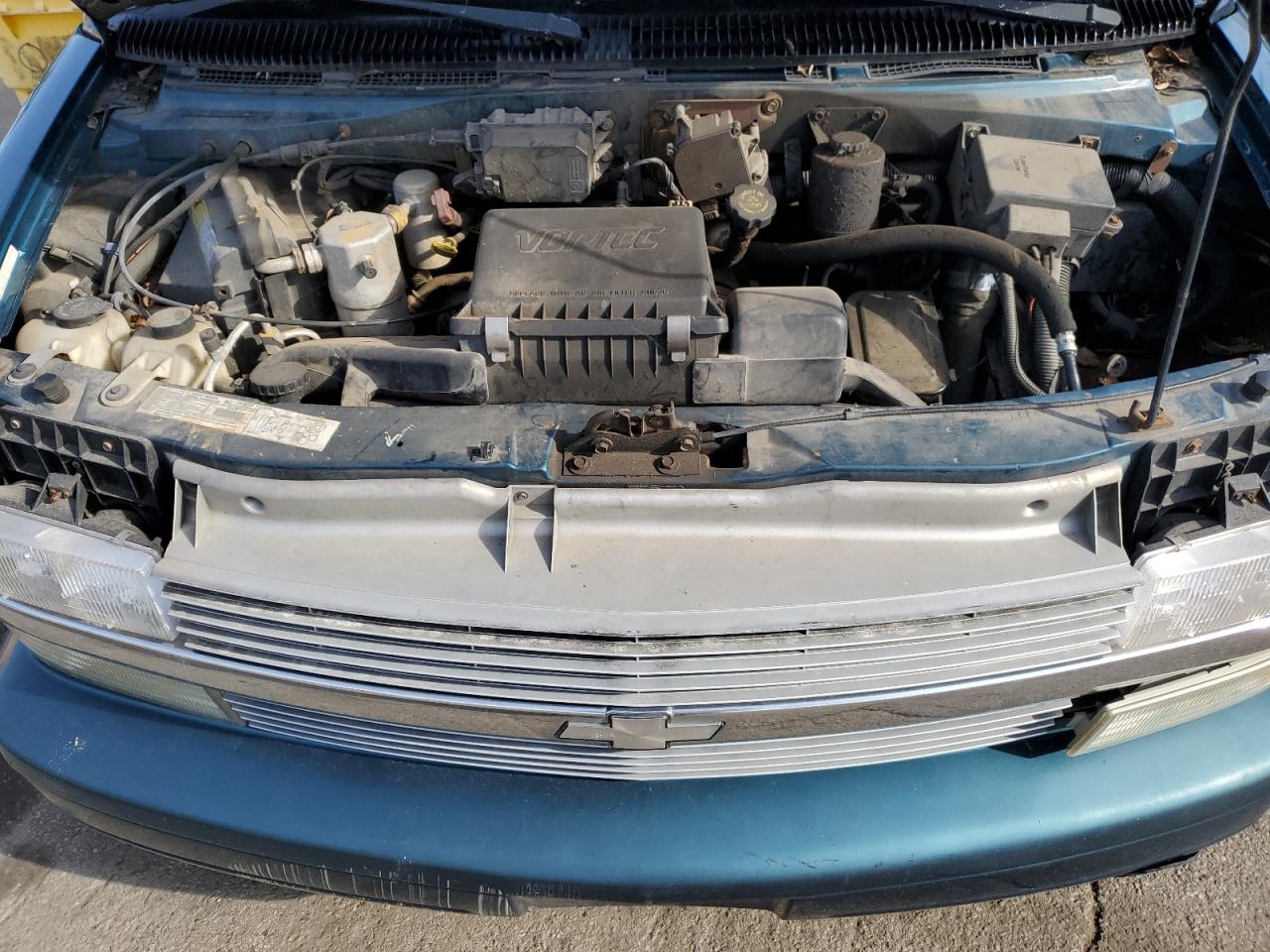 2000 Chevrolet Astro - Image 12