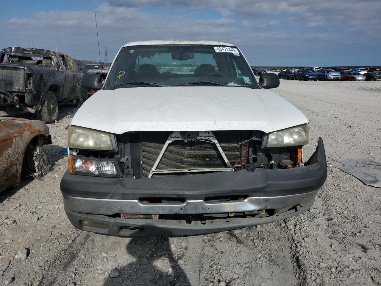 2004 Chevrolet Silverado - Image 5