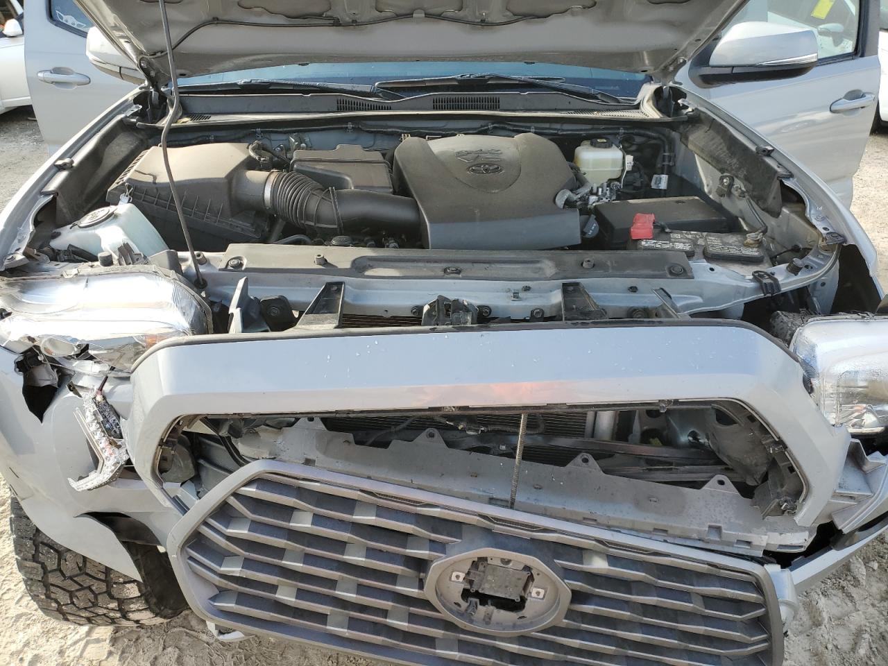 2021 Toyota Tacoma - Image 12