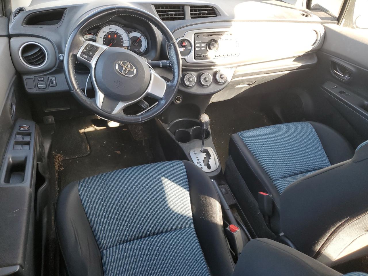 2012 Toyota Yaris - Image 8