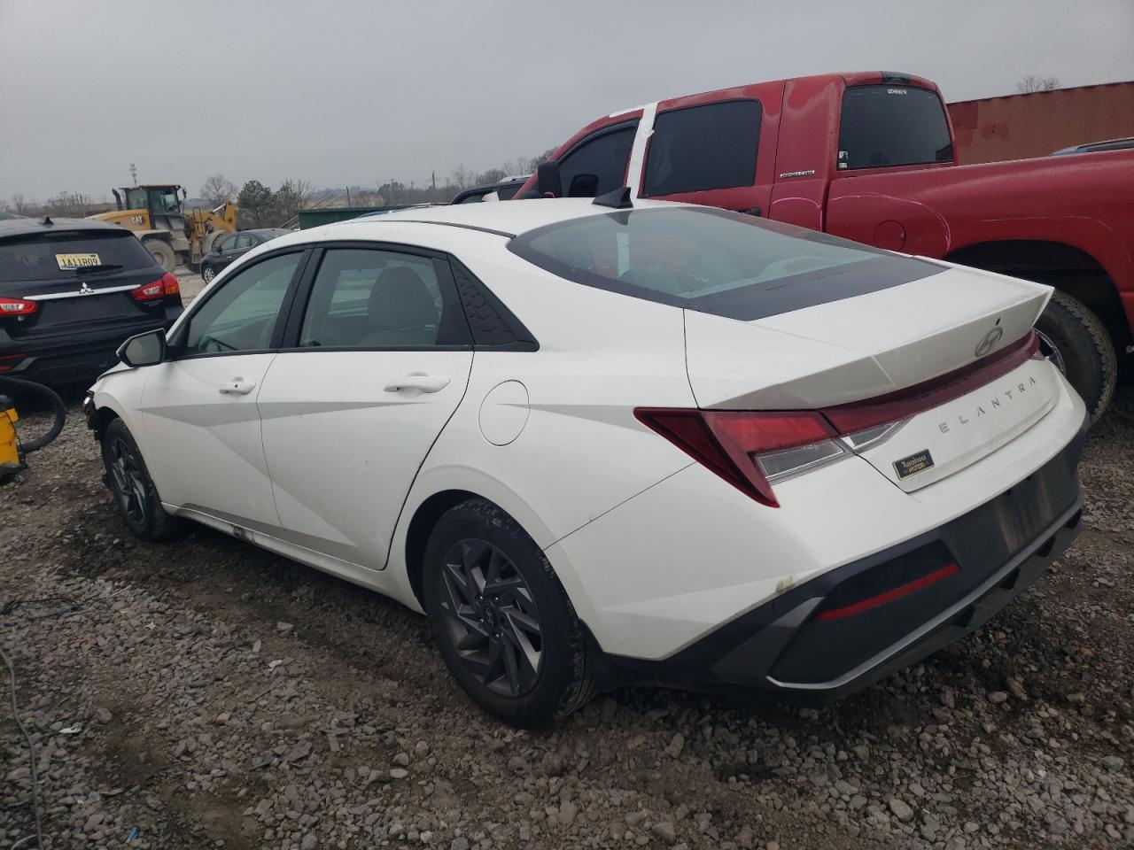 2024 Hyundai Elantra - Image 2