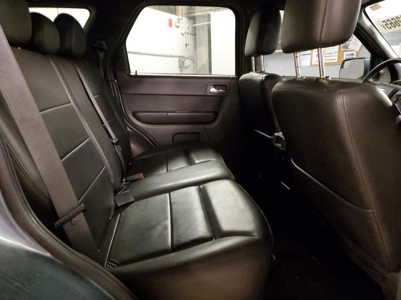 2010 Ford Escape - Image 10