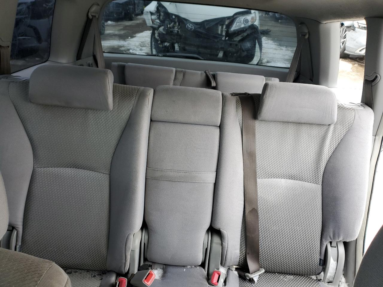 2004 Toyota Highlander - Image 10