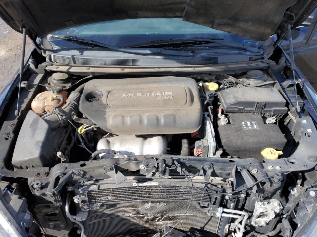 2016 Chrysler 200 - Image 12