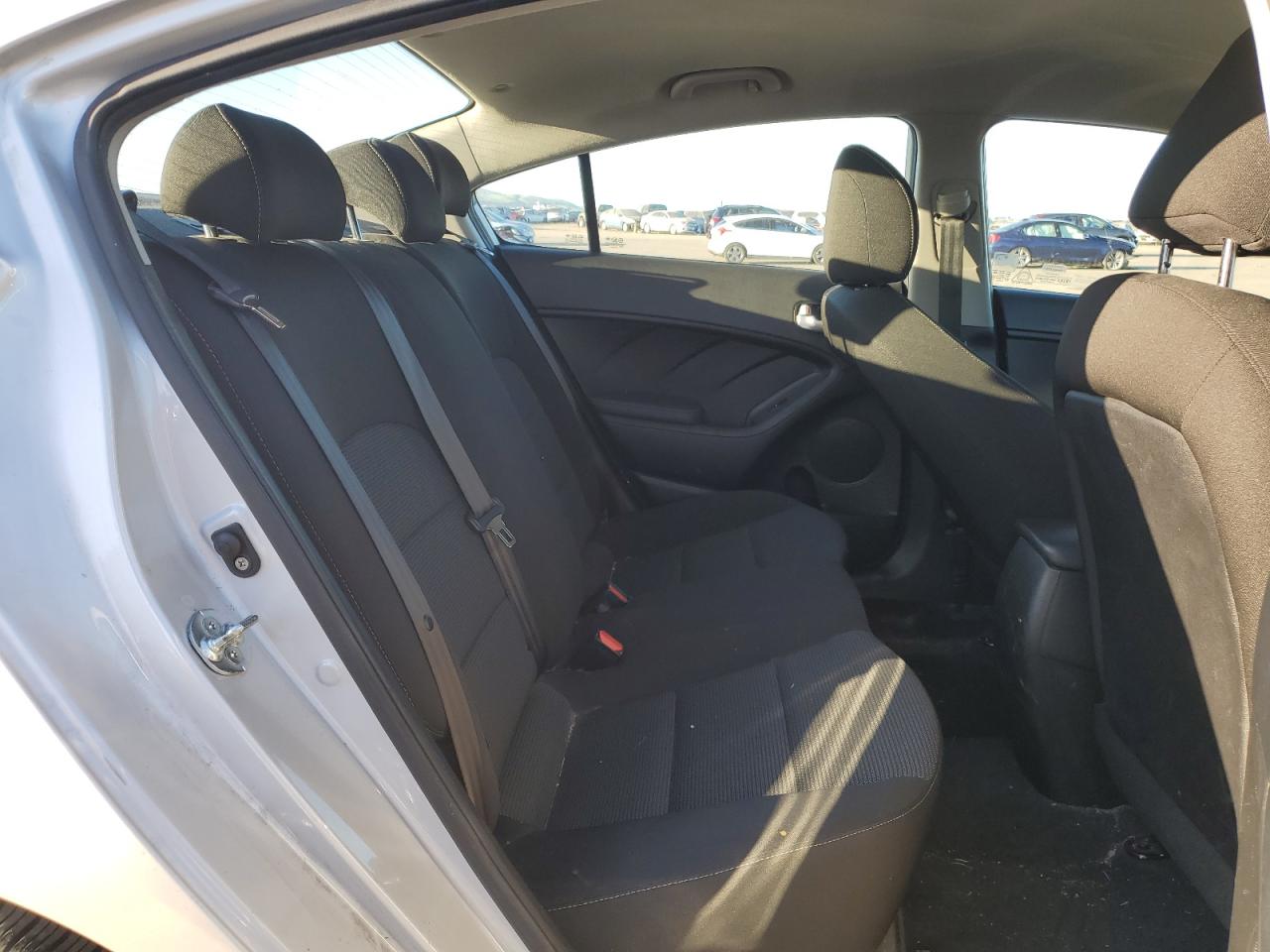 2018 Kia Forte - Image 10