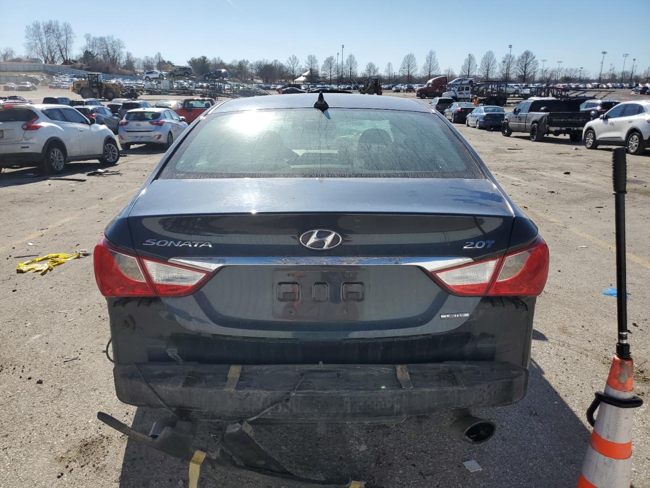 2011 Hyundai Sonata - Image 6