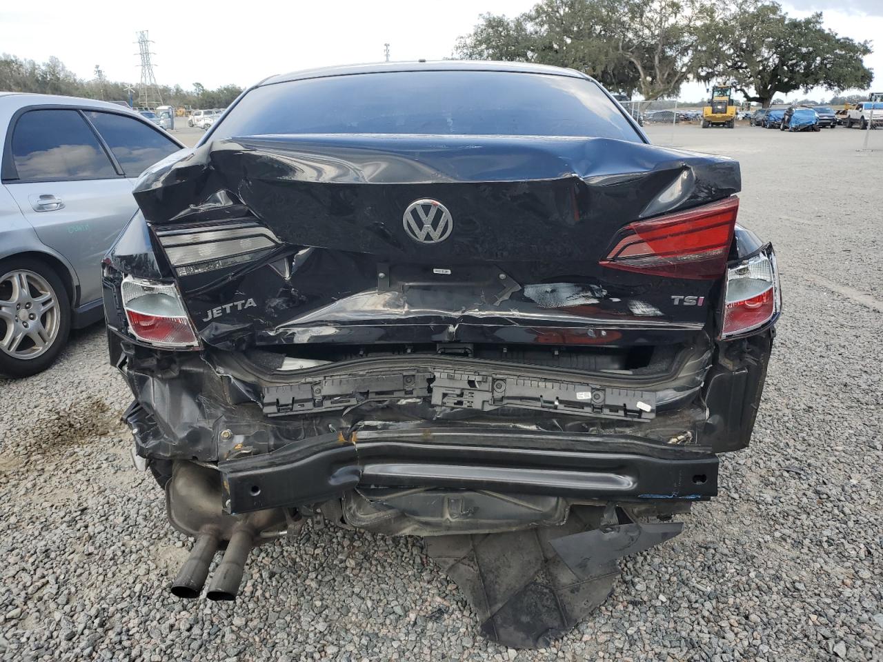 2017 Volkswagen Jetta - Image 6