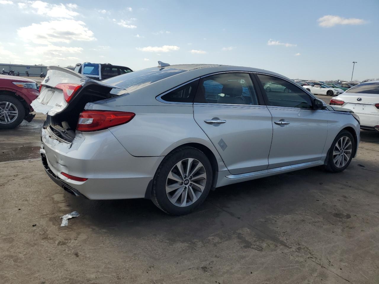 2015 Hyundai Sonata - Image 3