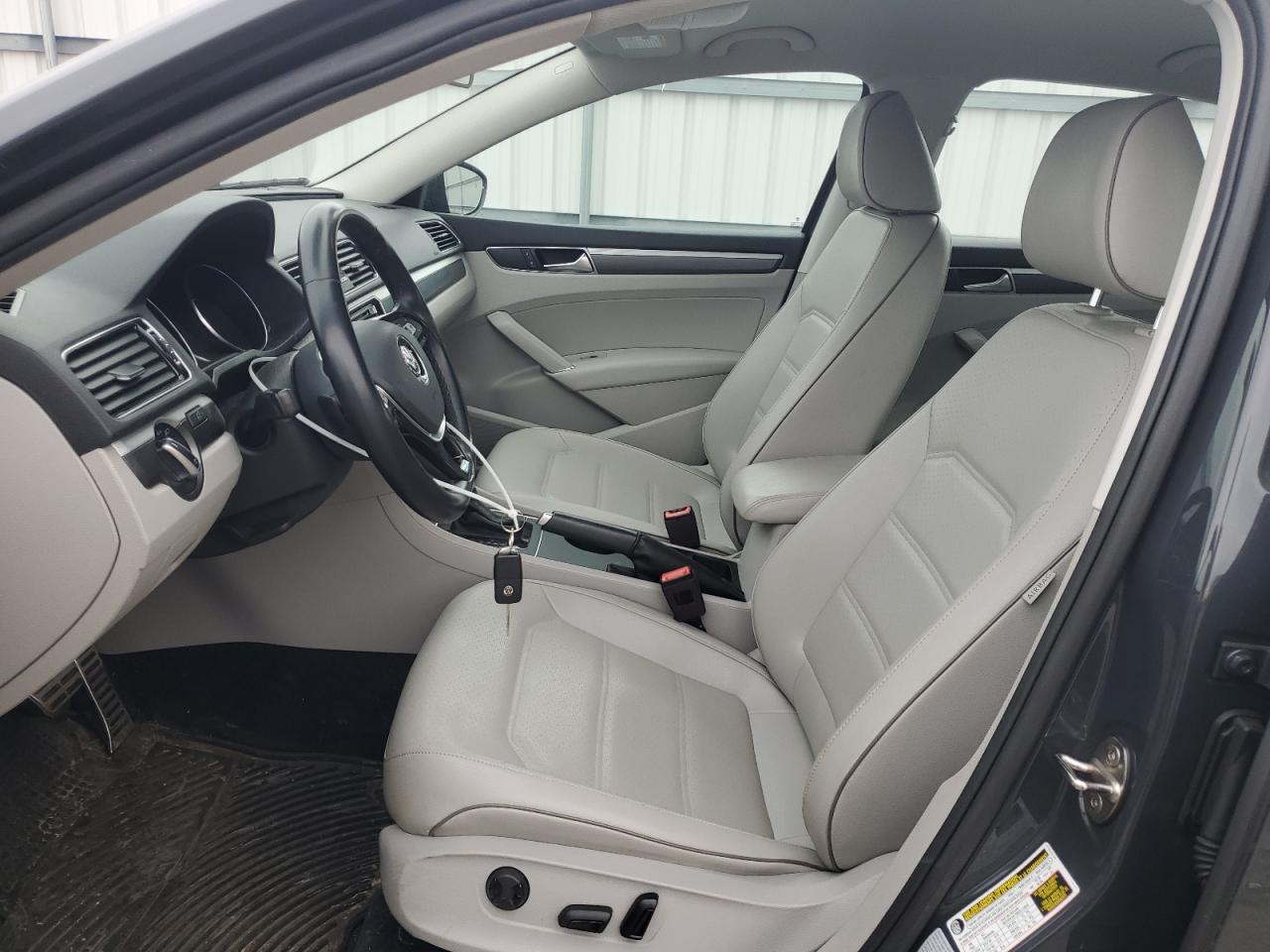 2018 Volkswagen Passat - Image 7