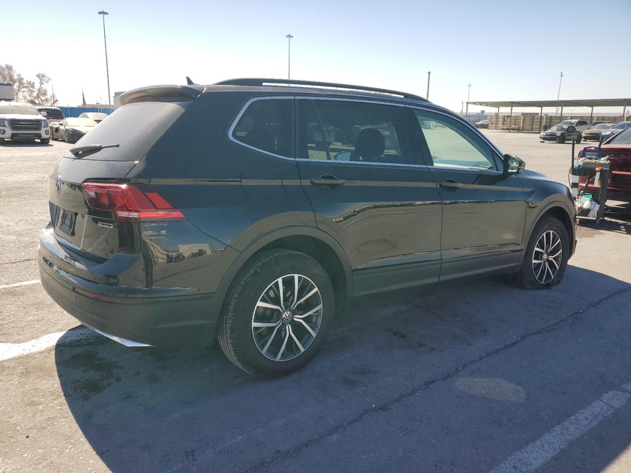 2019 Volkswagen Tiguan - Image 3