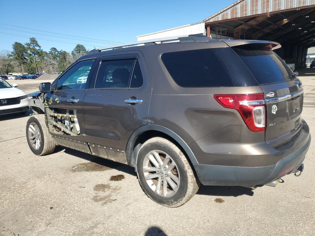 2015 Ford Explorer - Image 2