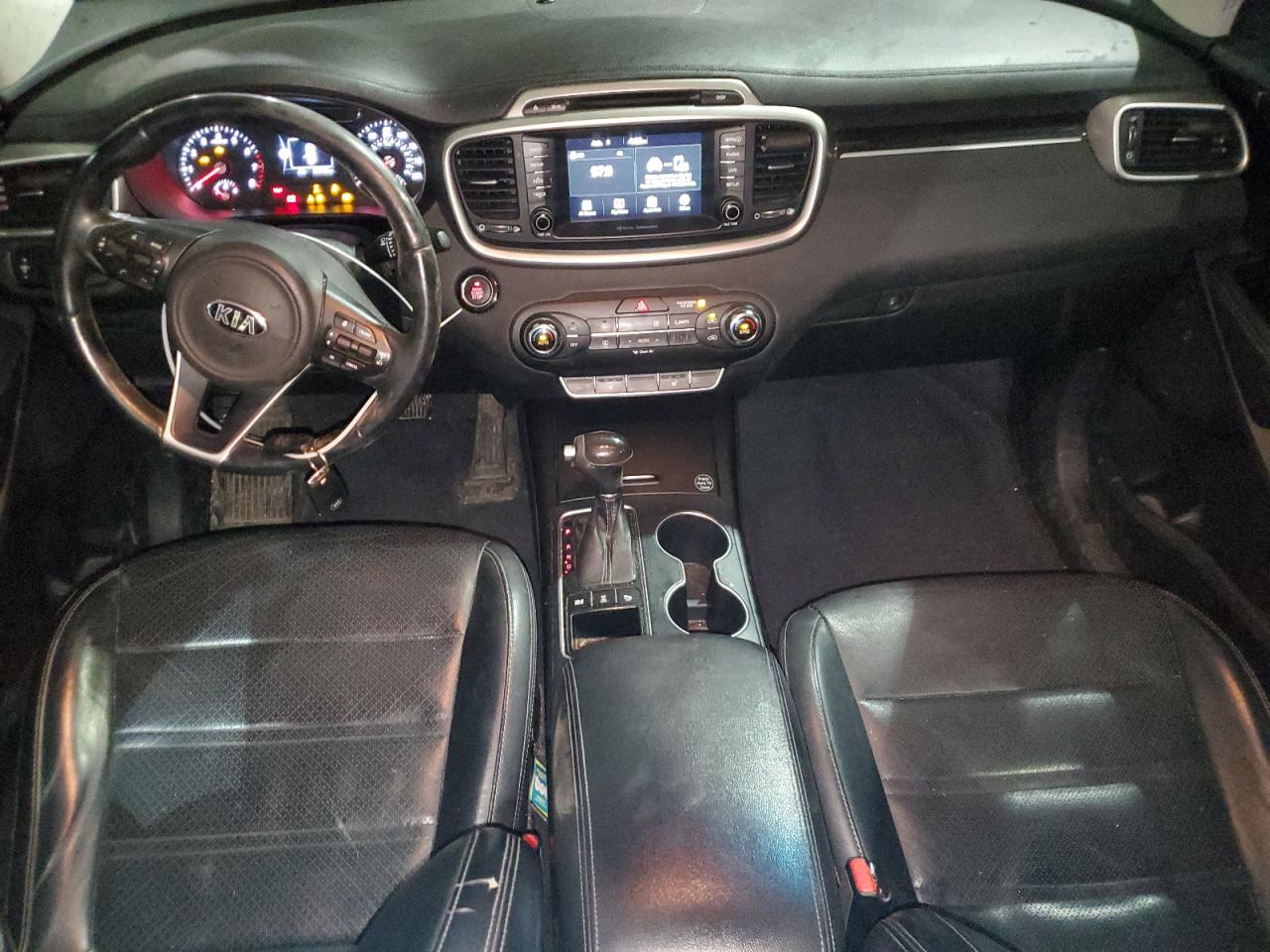 2017 Kia Sorento - Image 8