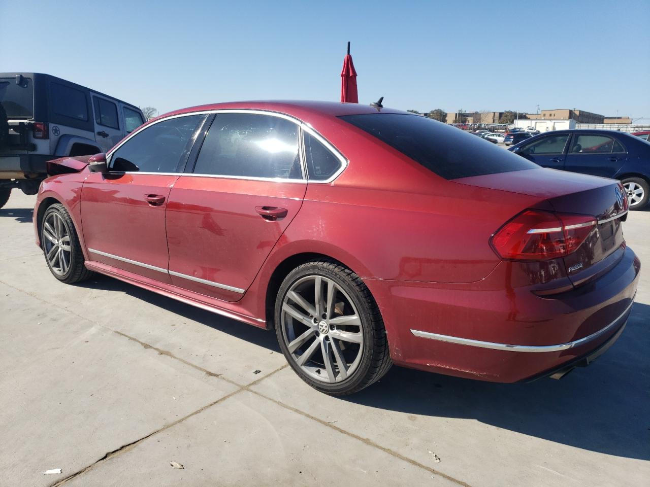 2016 Volkswagen Passat - Image 2