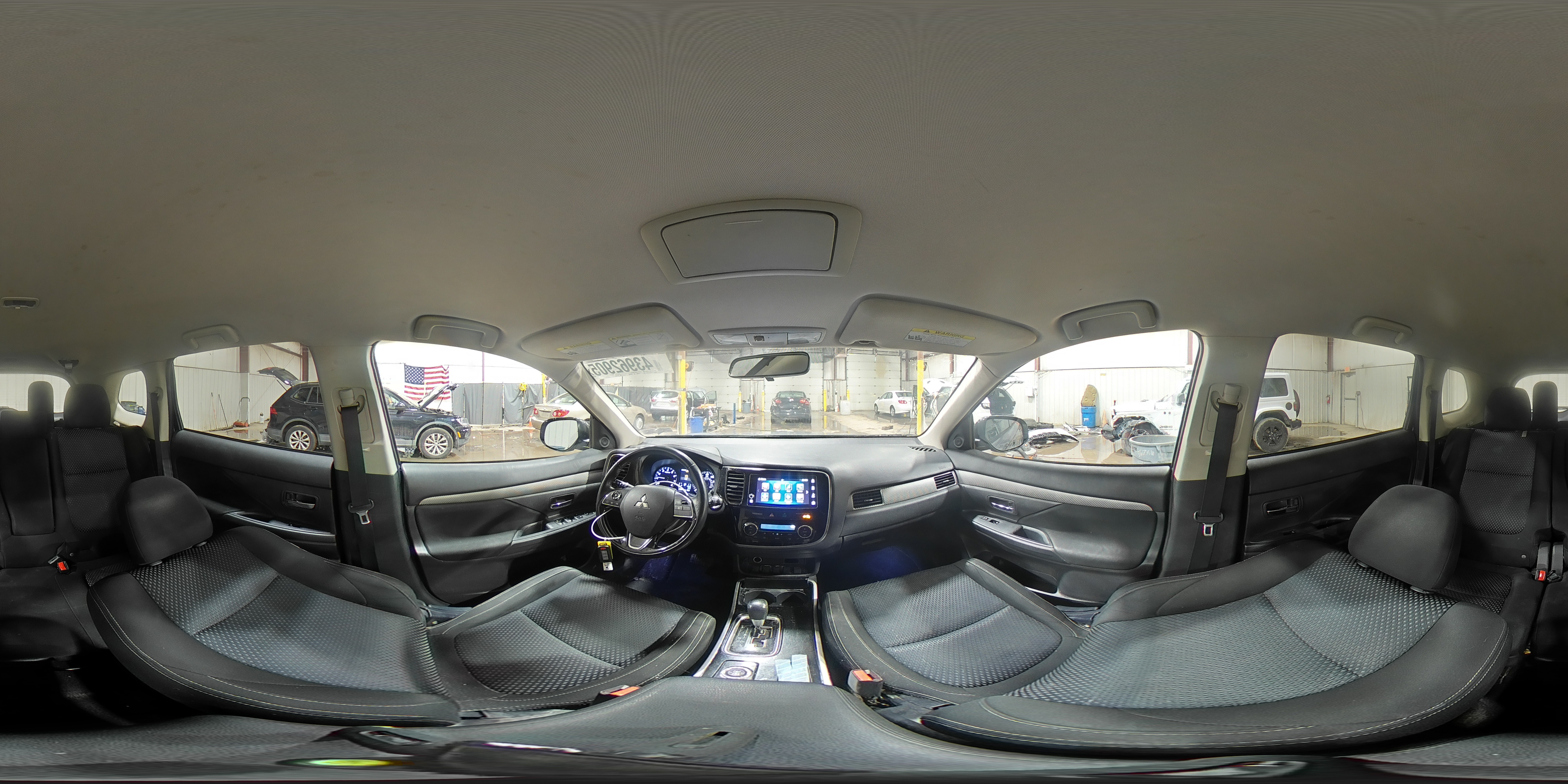2017 Mitsubishi Outlander - Image 15
