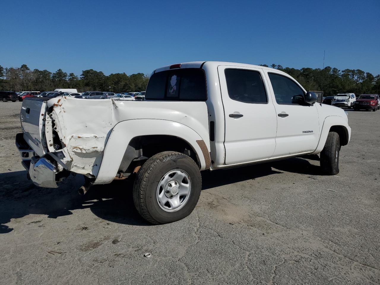 2013 Toyota Tacoma - Image 3