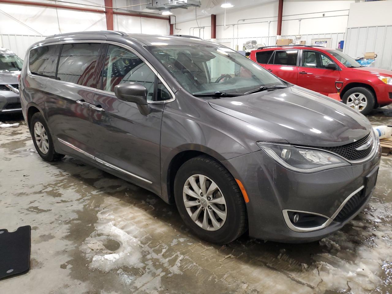 2017 Chrysler Pacifica - Image 4
