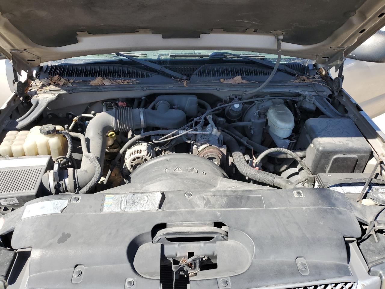 2004 Chevrolet Silverado - Image 11