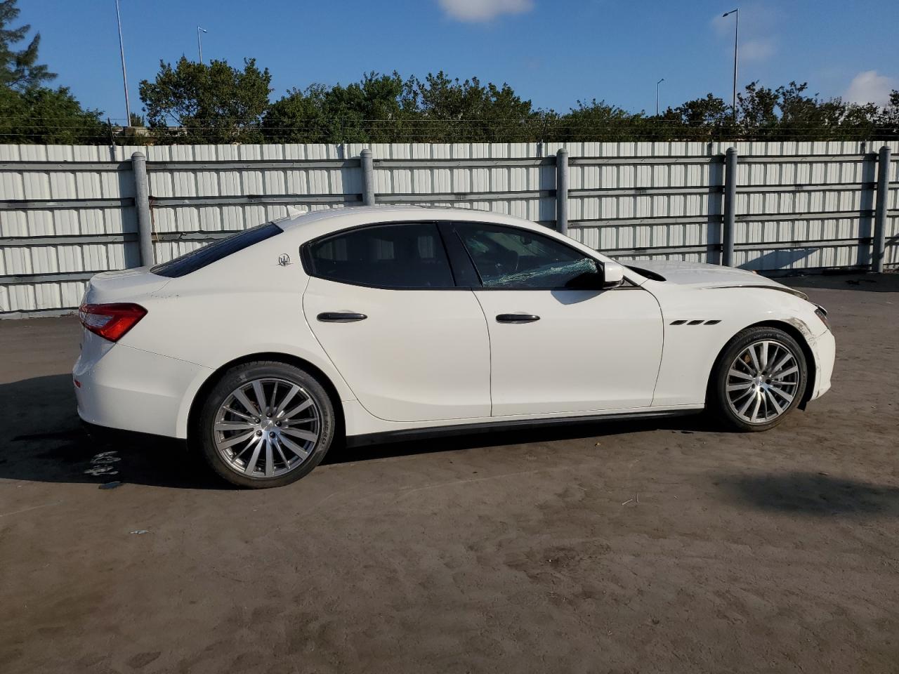 2015 Maserati Ghibli - Image 3