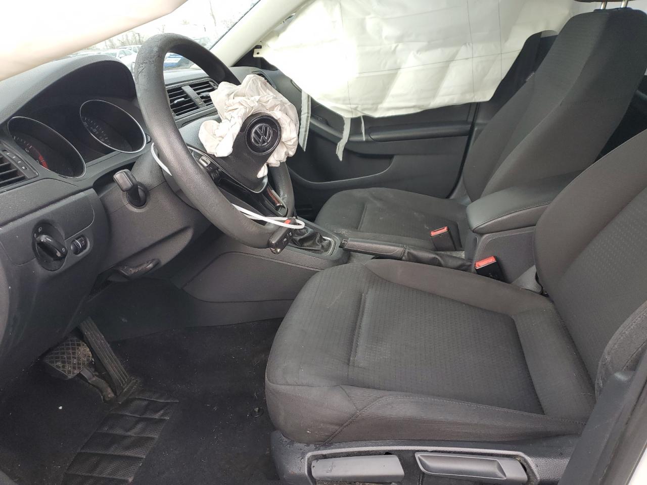 2015 Volkswagen Jetta - Image 7