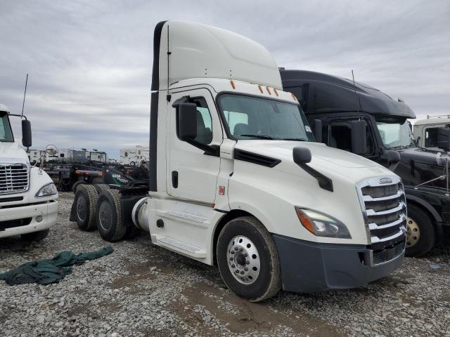 2020 Freightliner Cascadia 126 