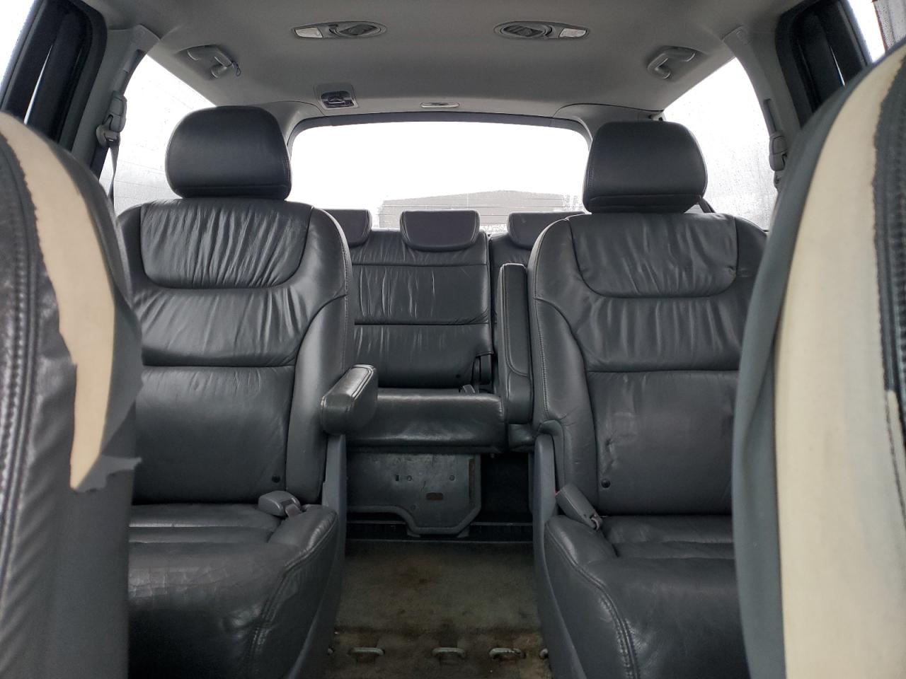 2005 Honda Odyssey - Image 10