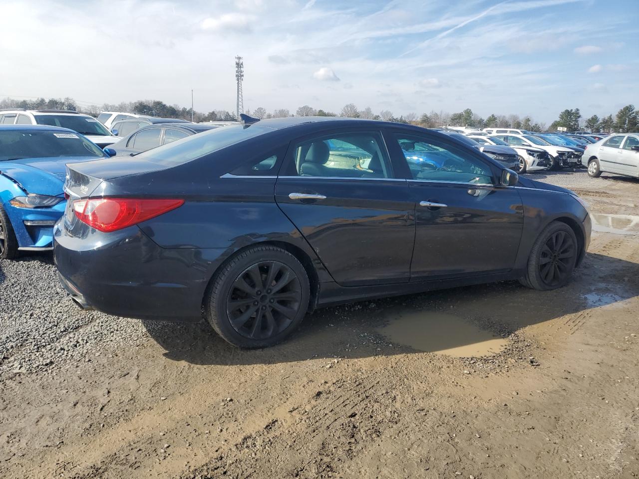 2011 Hyundai Sonata - Image 3