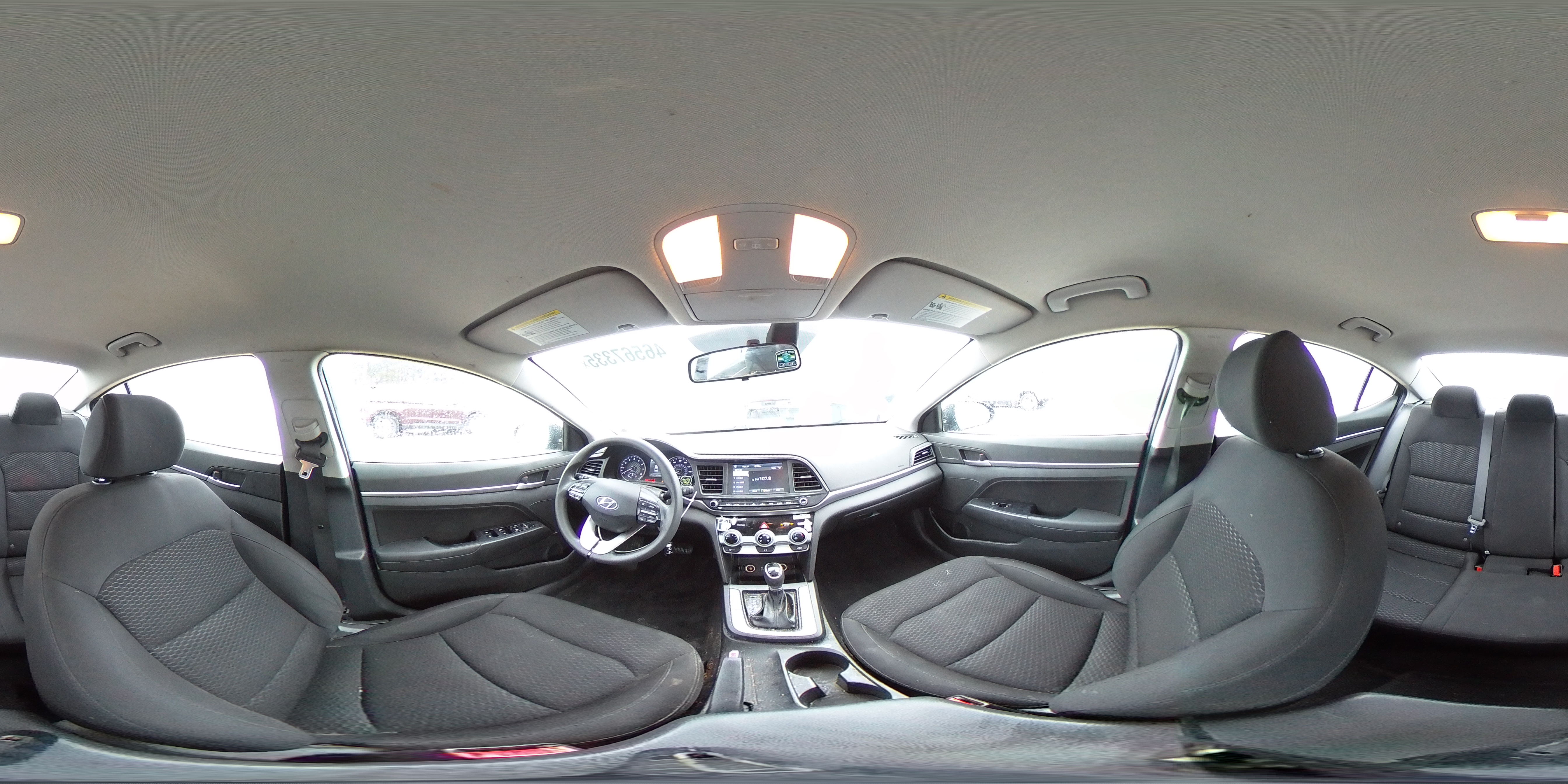 2019 Hyundai Elantra - Image 13
