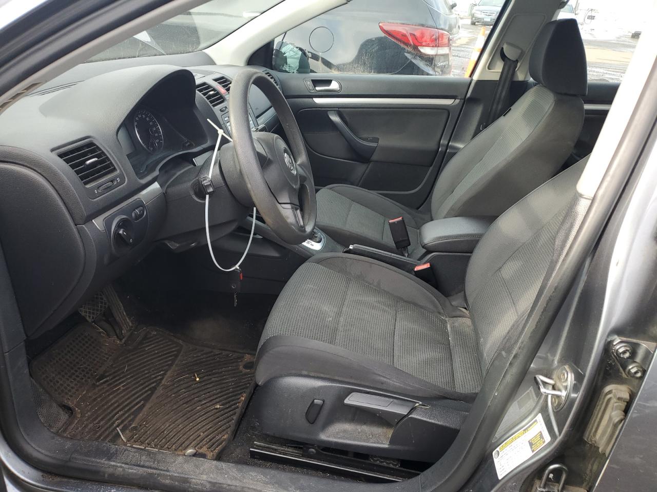 2010 Volkswagen Jetta - Image 7