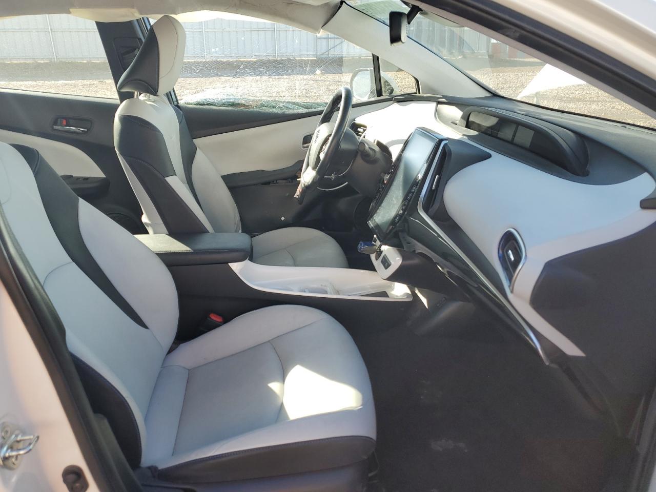 2018 Toyota Prius - Image 7