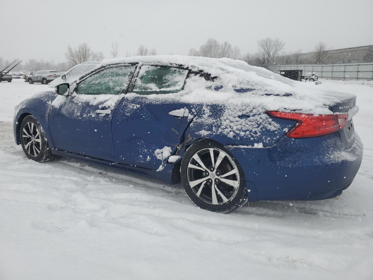 2016 Nissan Maxima - Image 2