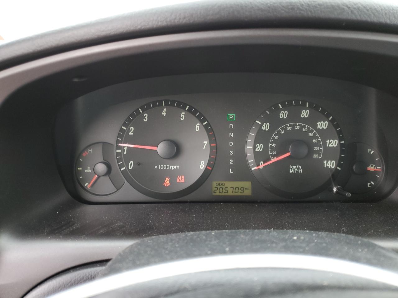 2005 Hyundai Elantra - Image 9