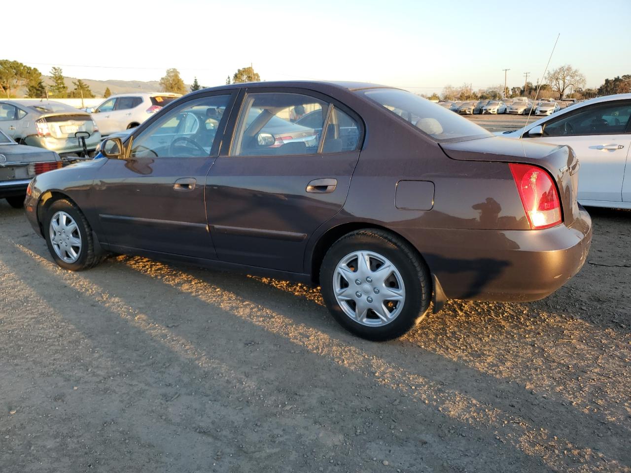 2002 Hyundai Elantra - Image 2