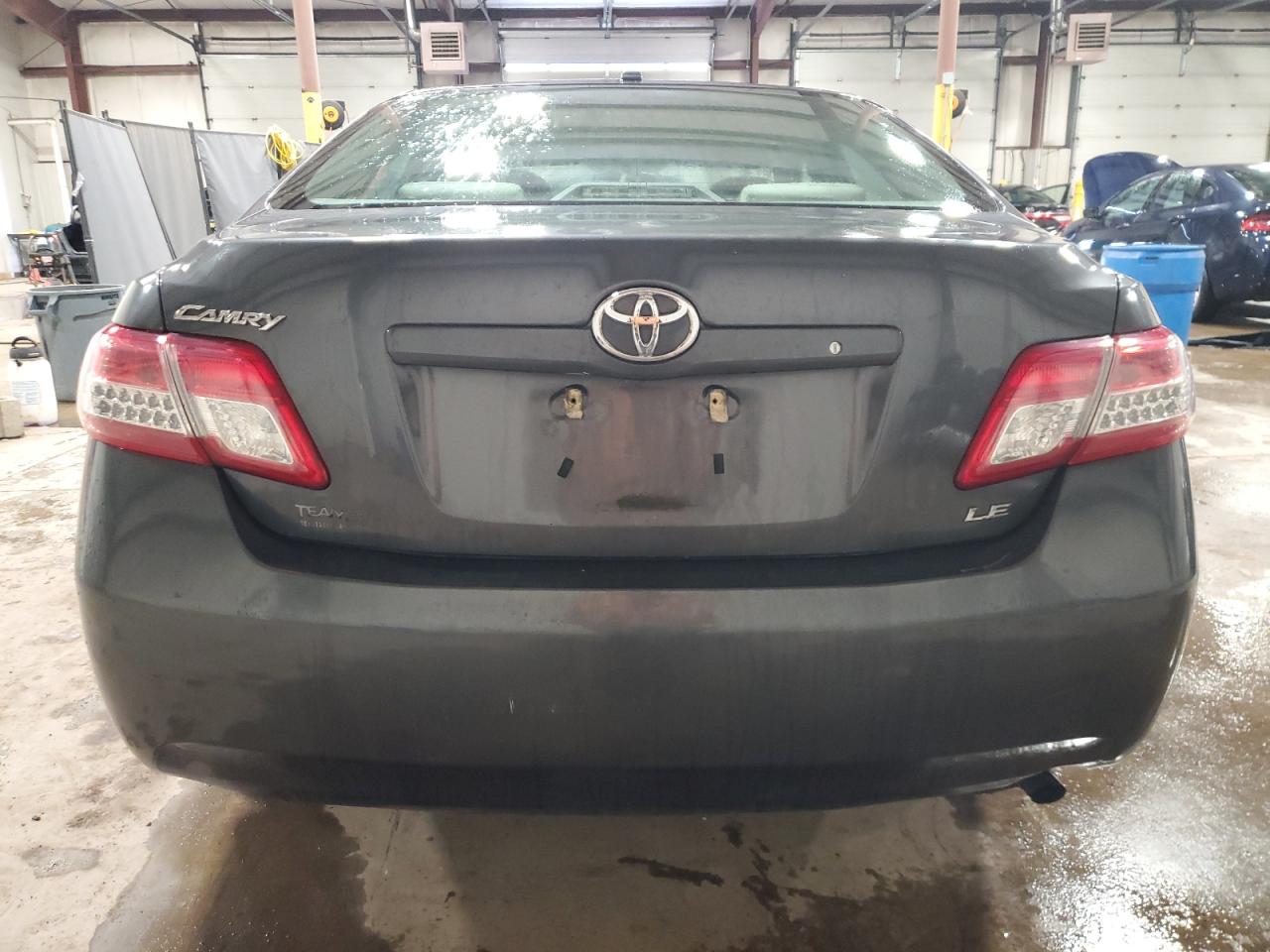 2011 Toyota Camry - Image 6