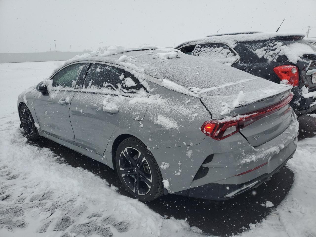 2021 Kia K5 - Image 2