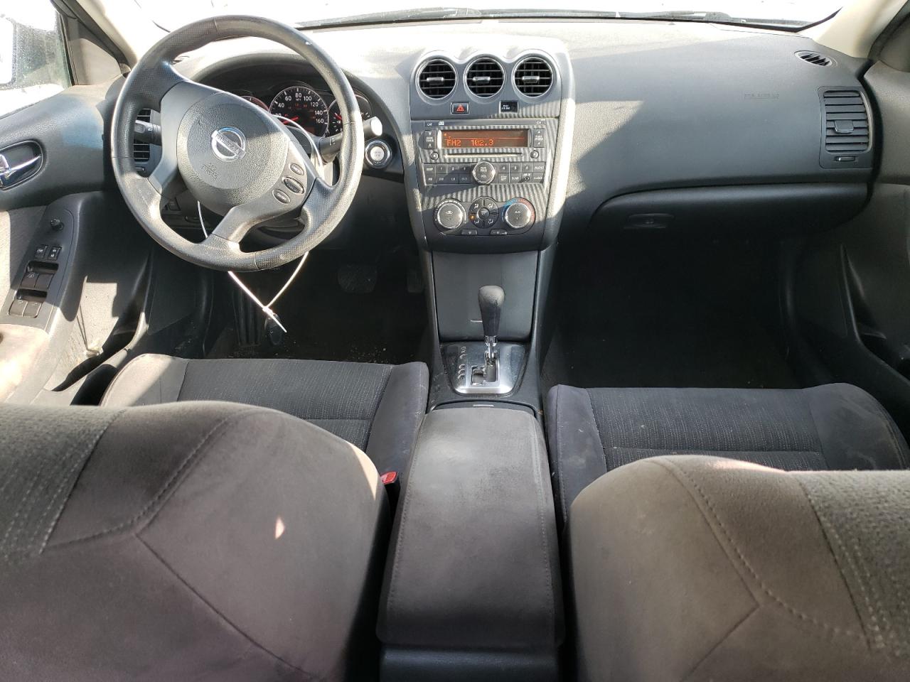 2010 Nissan Altima - Image 8