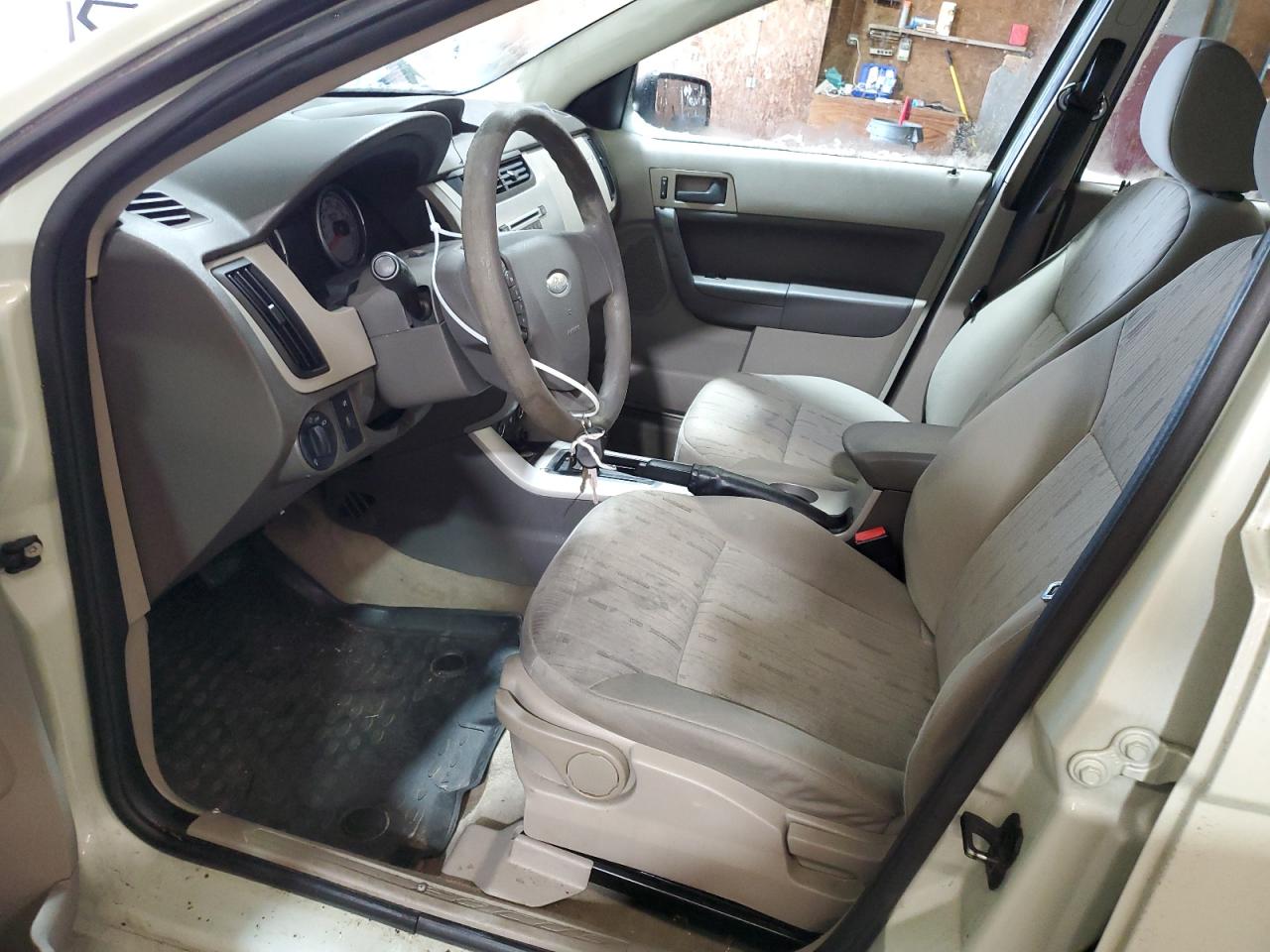 2010 Ford Focus - Image 7