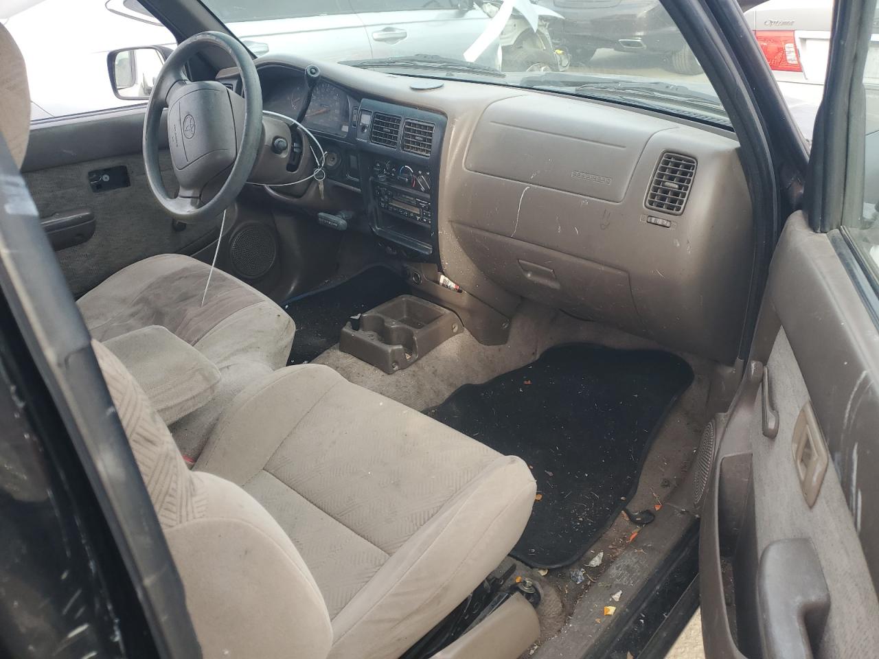 1999 Toyota Tacoma - Image 8