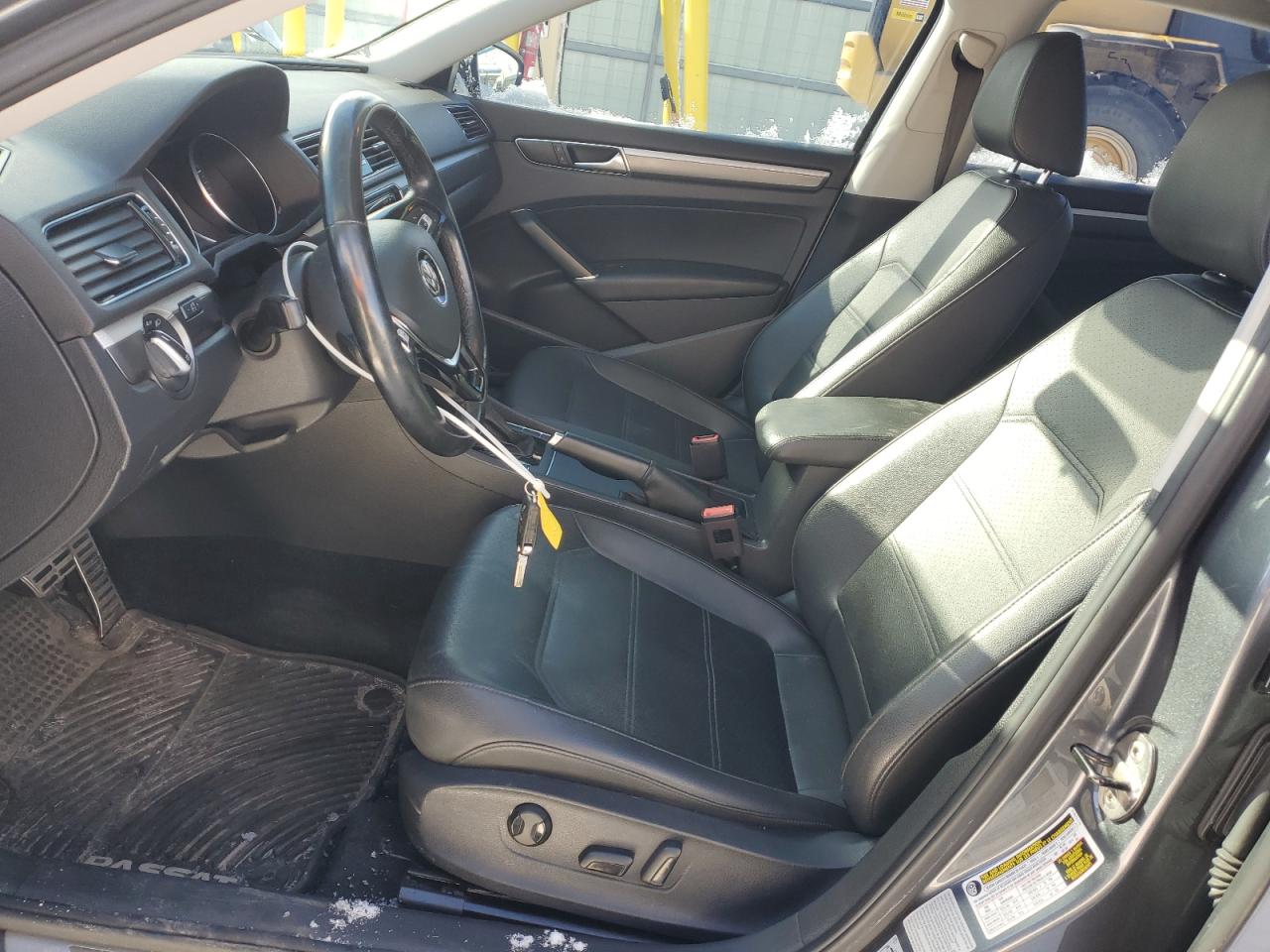 2018 Volkswagen Passat - Image 7