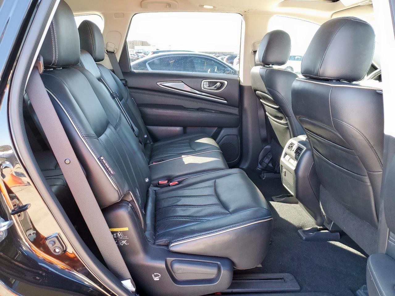 2018 Infiniti QX60 - Image 11
