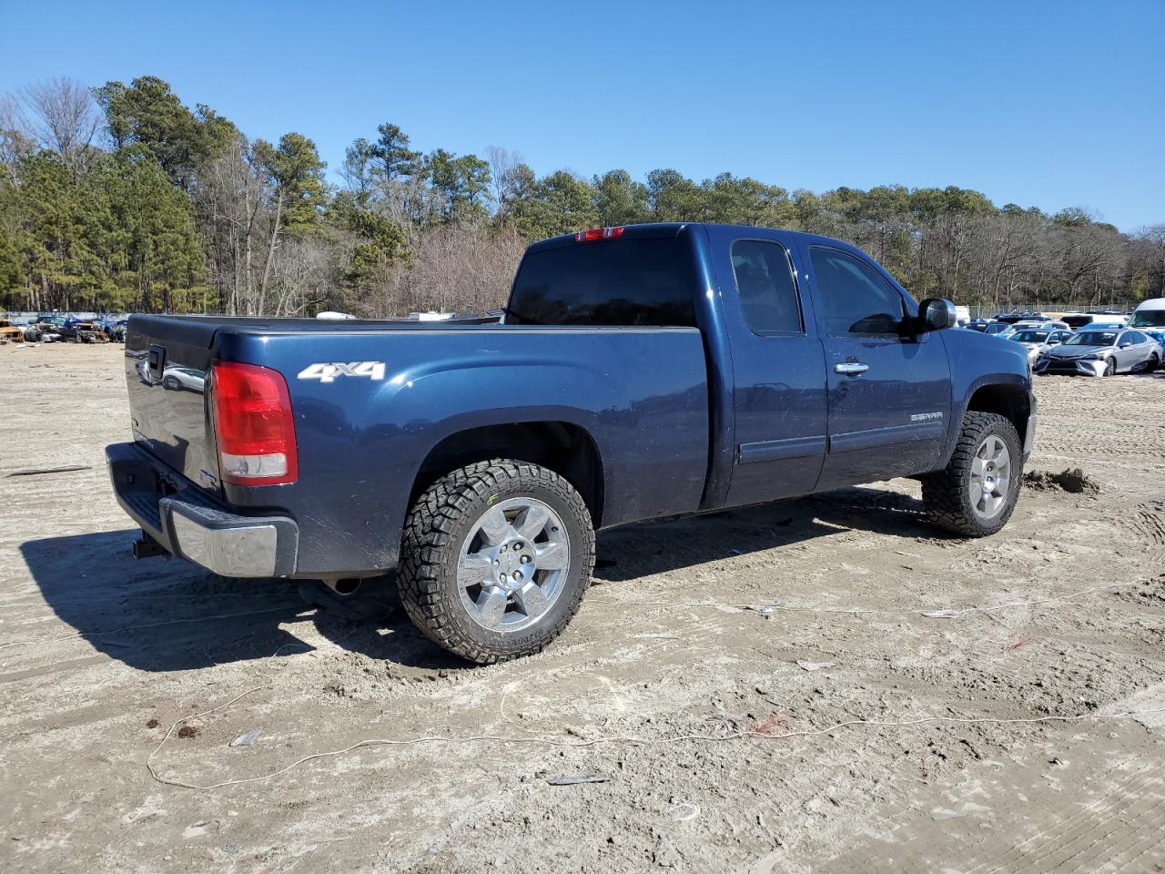 2010 GMC Sierra - Image 3