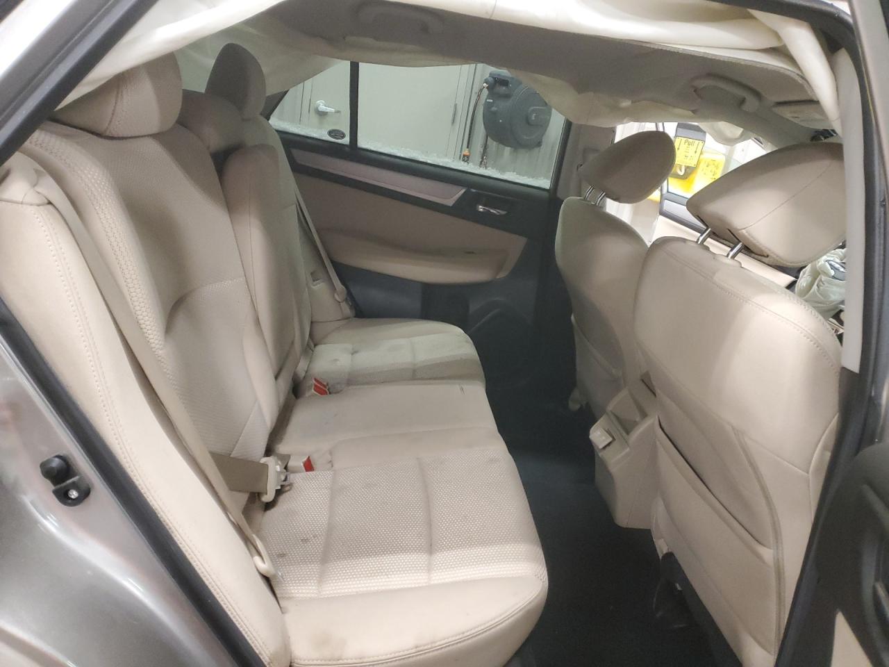 2019 Subaru Outback - Image 11