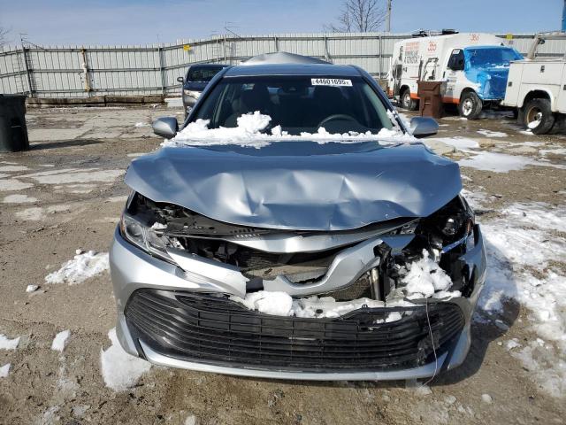  TOYOTA CAMRY 2018 Silver