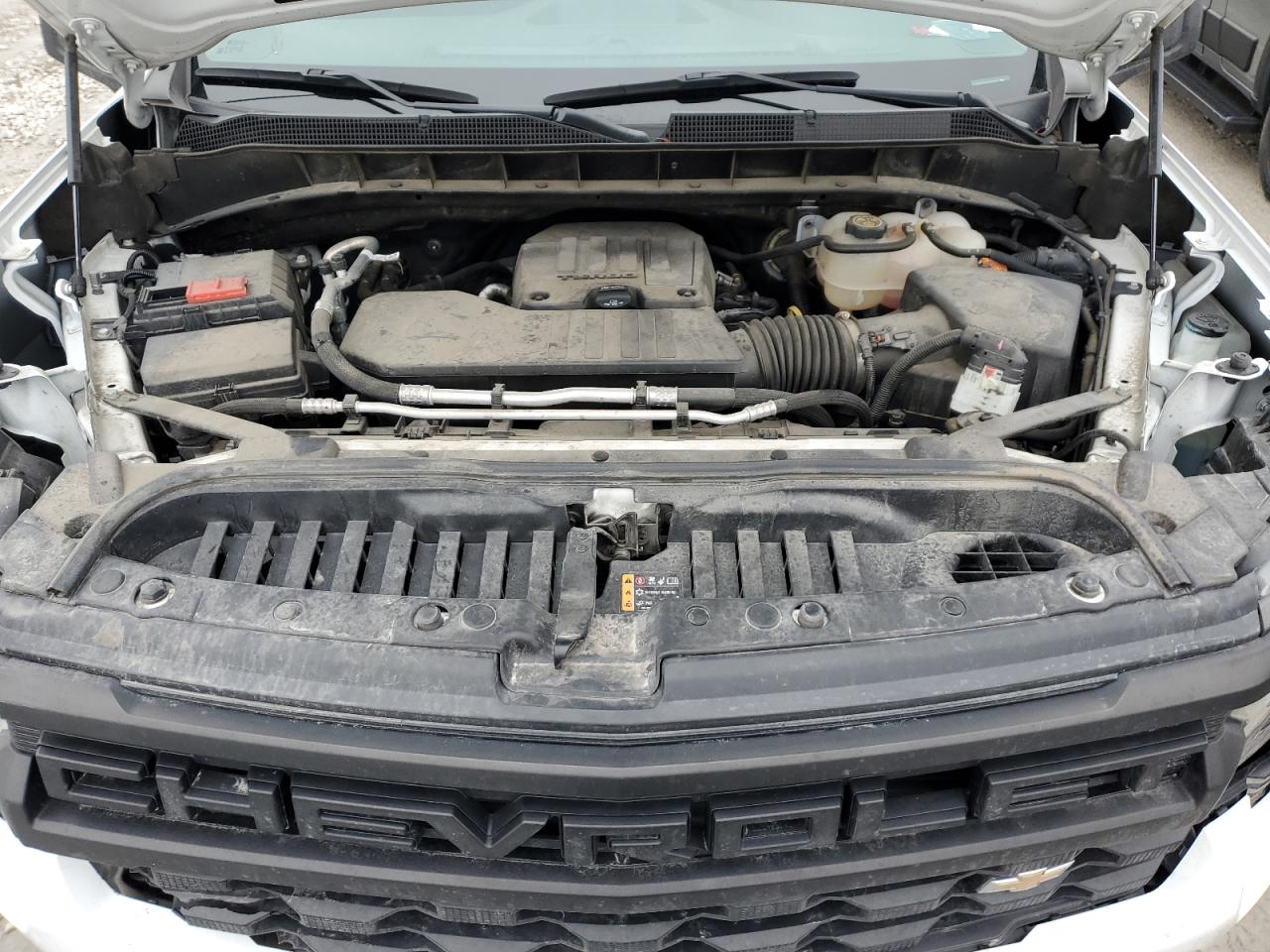 2022 Chevrolet Silverado - Image 11