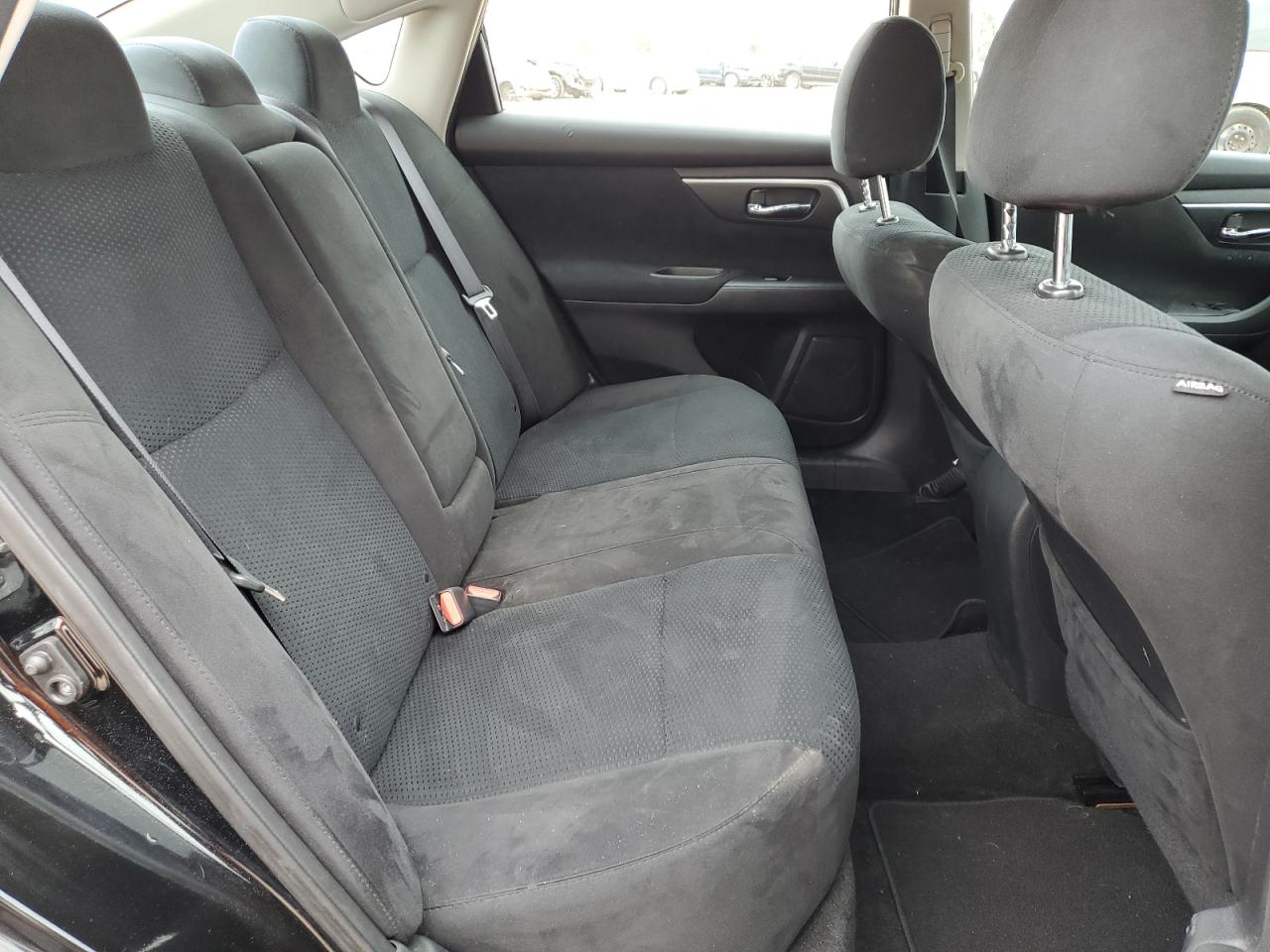 2015 Nissan Altima - Image 10