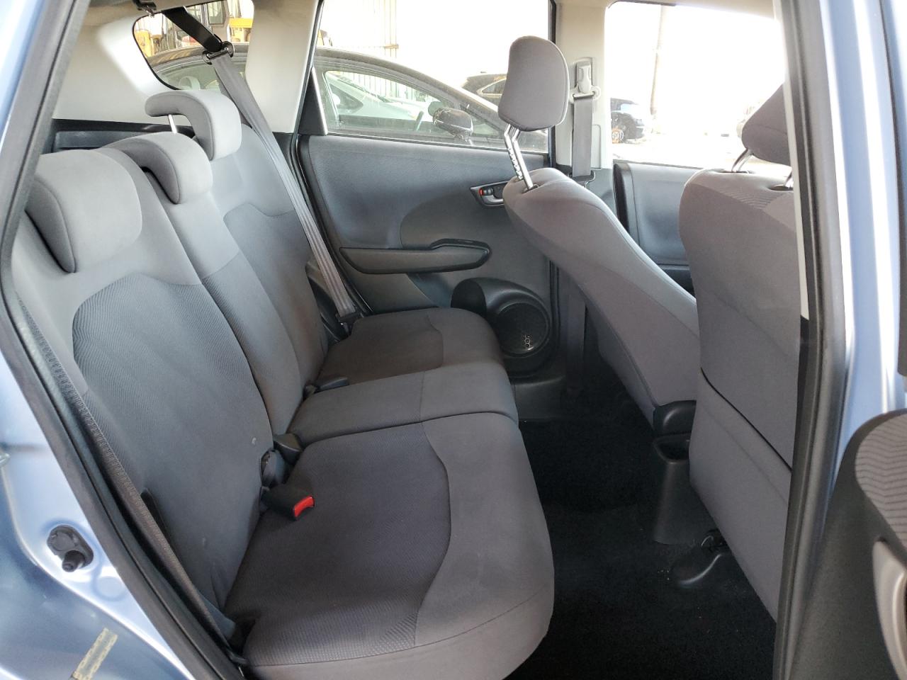 2010 Honda Fit - Image 10